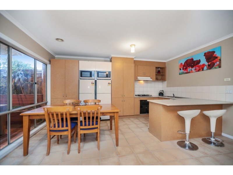 18 Parkhaven Avenue, Kingsbury VIC 3083