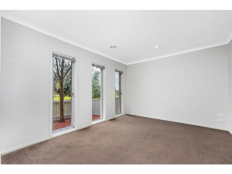 11 Newland Walk, Mernda VIC 3754
