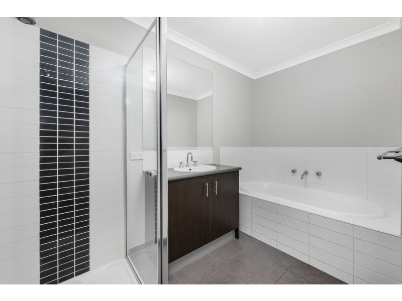 11 Newland Walk, Mernda VIC 3754