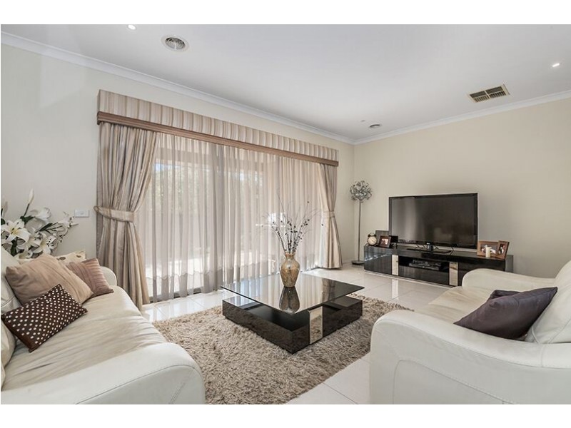 19 Queens Gardens, Bundoora VIC 3083