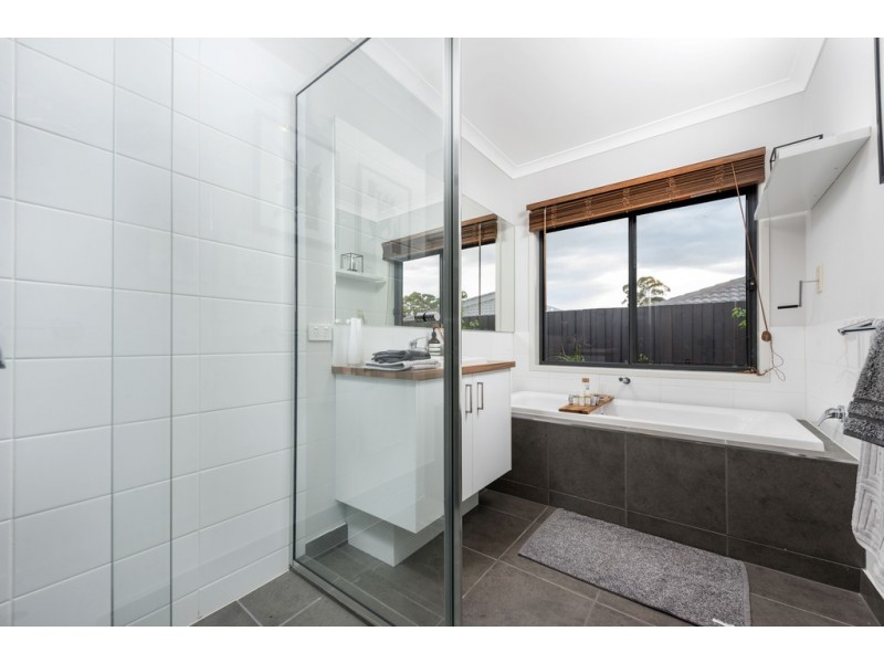 40 Fossilstone Avenue, Doreen VIC 3754