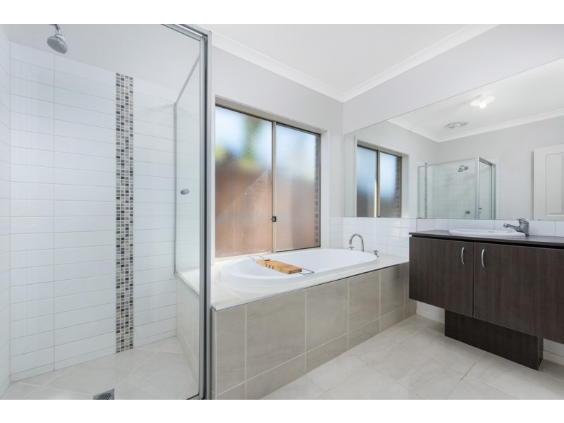 25 Bower Way, Doreen VIC 3754