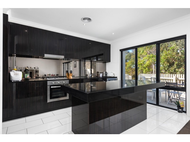 19 Greenwich Crescent, Bundoora VIC 3083