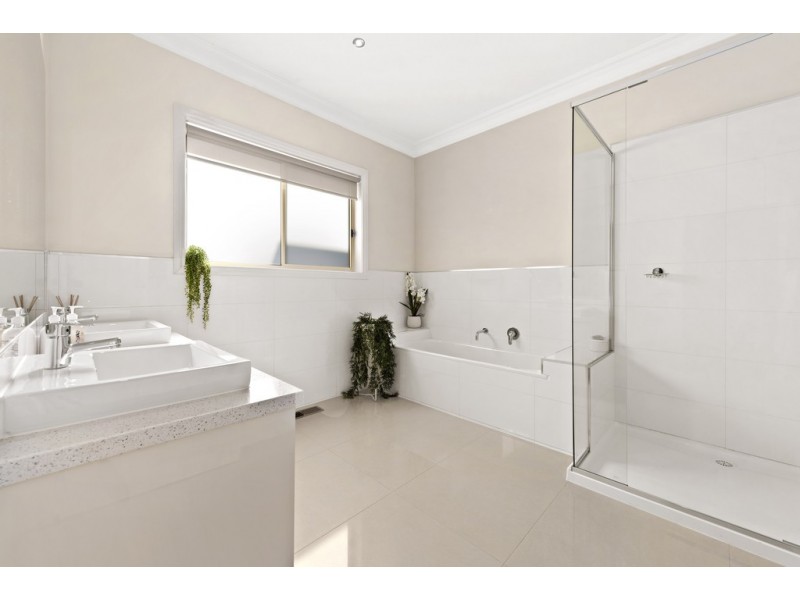 62 Worcester Crescent, Bundoora VIC 3083