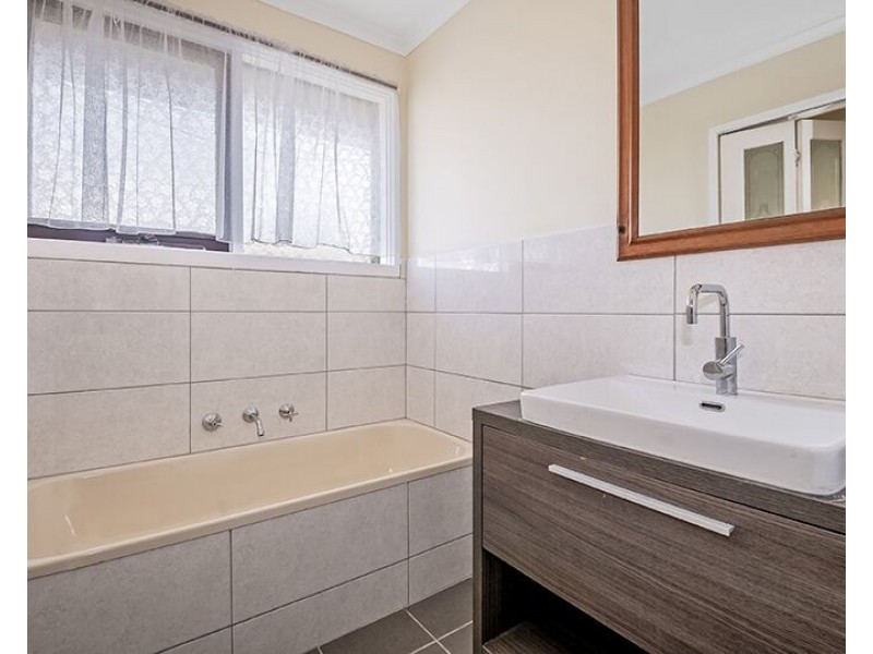 77 Cabernet Crescent, Bundoora VIC 3083