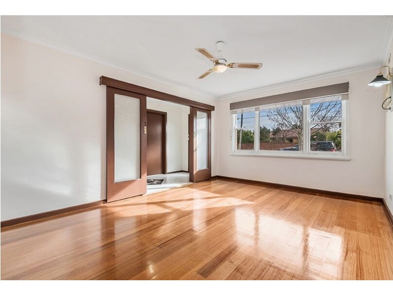 9 Crookston Road, Reservoir VIC 3073