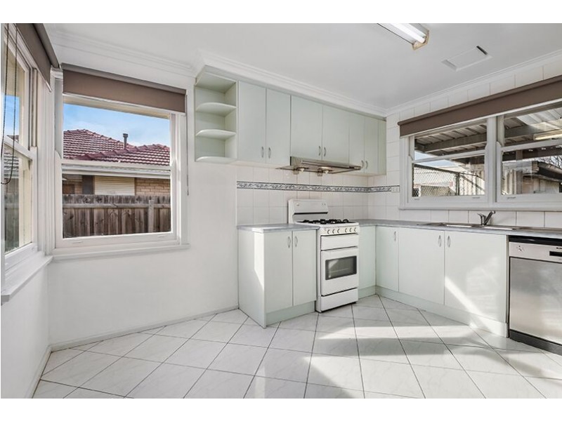 9 Crookston Road, Reservoir VIC 3073