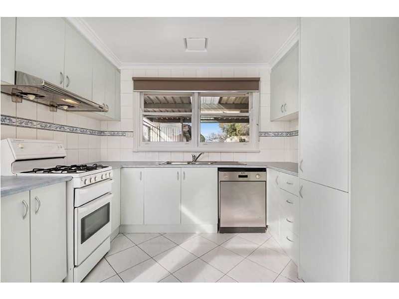 9 Crookston Road, Reservoir VIC 3073