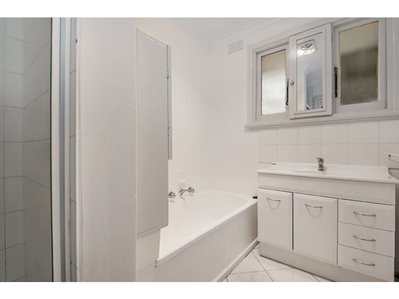 9 Crookston Road, Reservoir VIC 3073