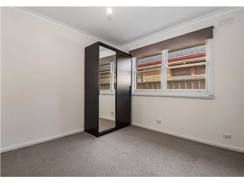 9 Crookston Road, Reservoir VIC 3073