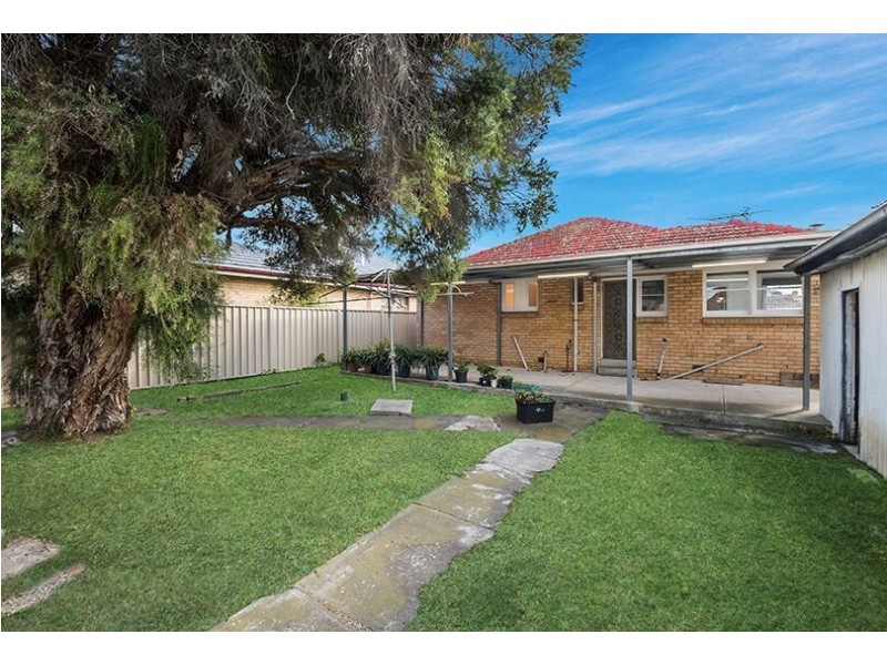 9 Crookston Road, Reservoir VIC 3073