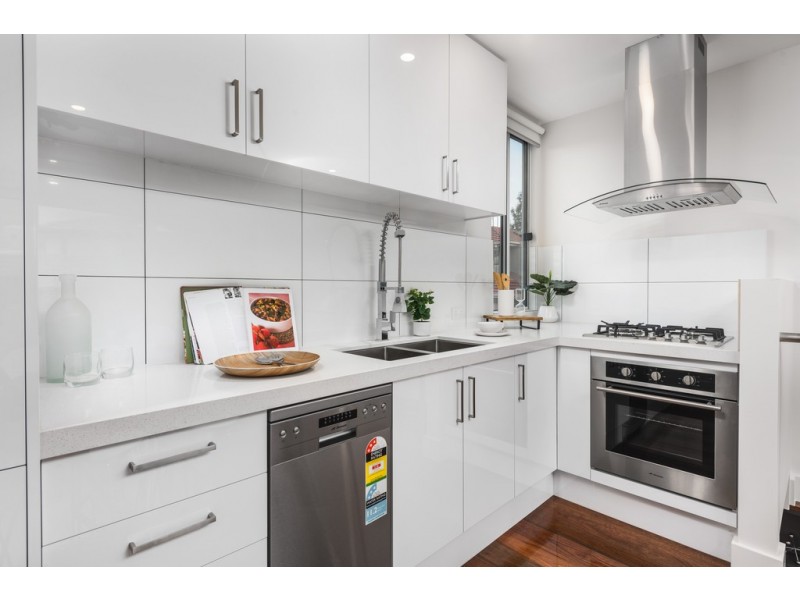 1/13 Erskine Avenue, Reservoir VIC 3073