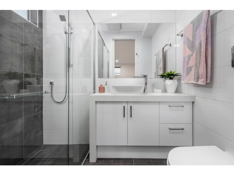 1/13 Erskine Avenue, Reservoir VIC 3073