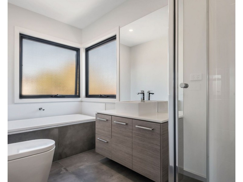 2/28 York Street, Reservoir VIC 3073