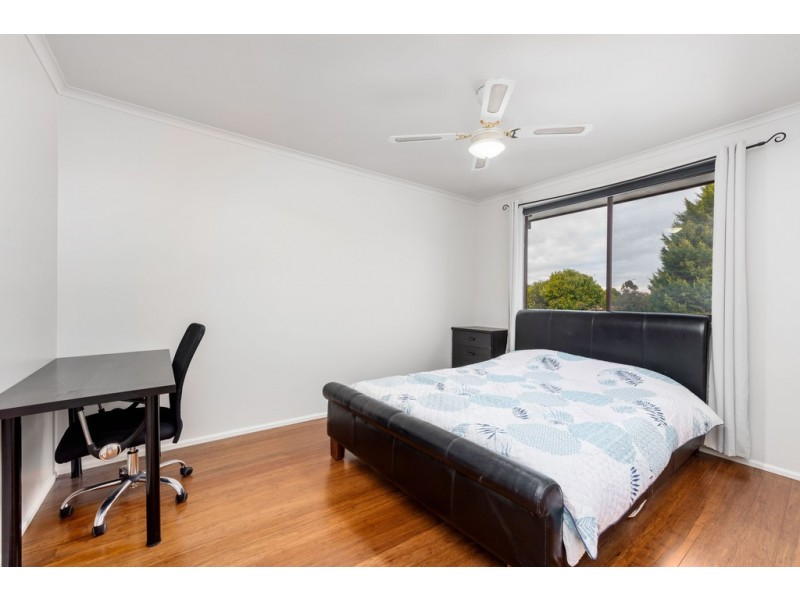 4 Gloaming Court, Mill Park VIC 3082