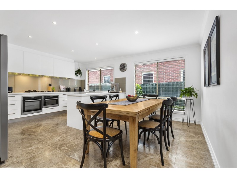 5 Stringybark Place, South Morang VIC 3752