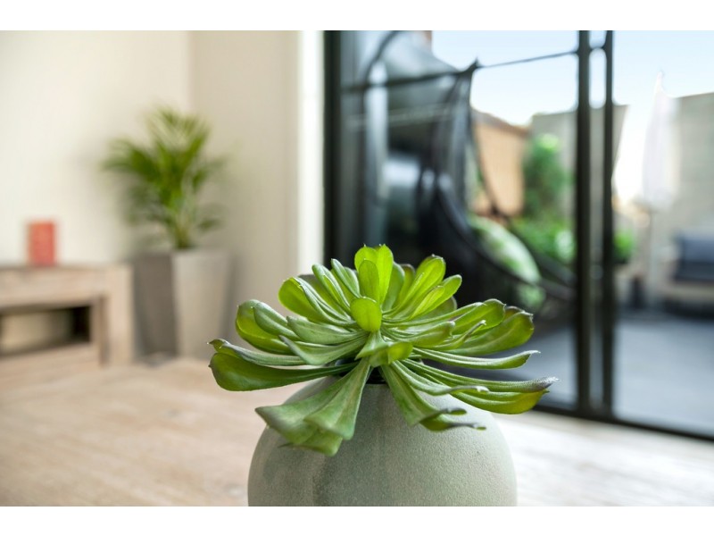 2/18 Maryborough Avenue, Kingsbury VIC 3083