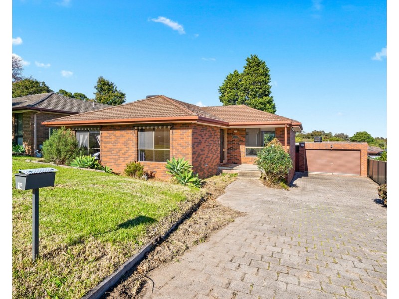 14 Blackman Avenue, Mill Park VIC 3082