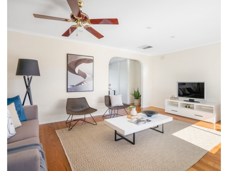 14 Blackman Avenue, Mill Park VIC 3082