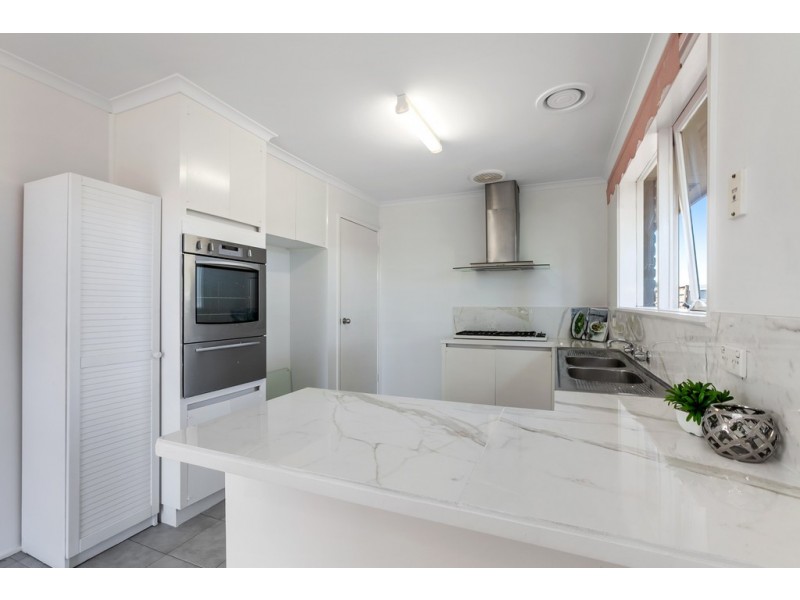 10 Wenden Road, Mill Park VIC 3082