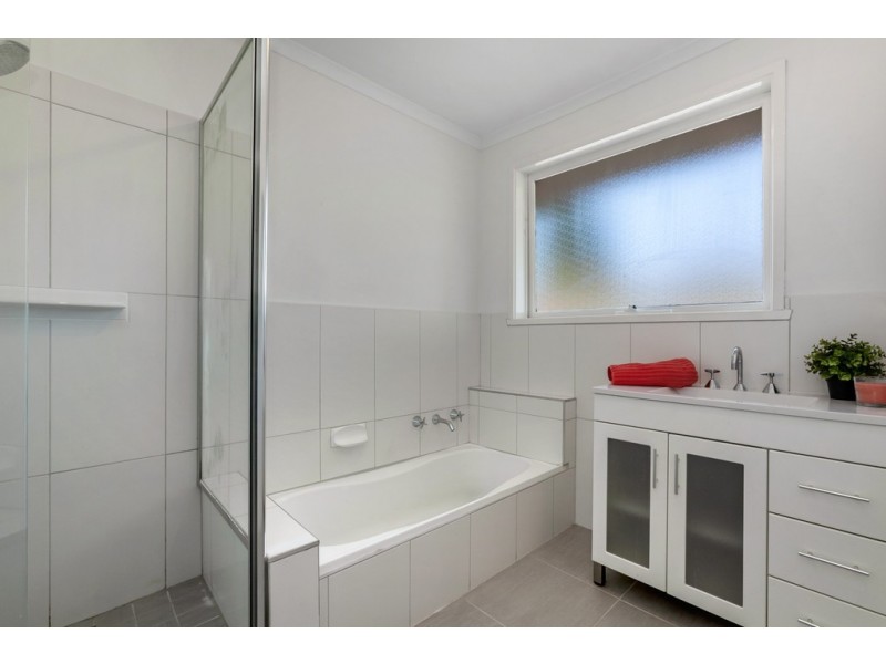 10 Wenden Road, Mill Park VIC 3082