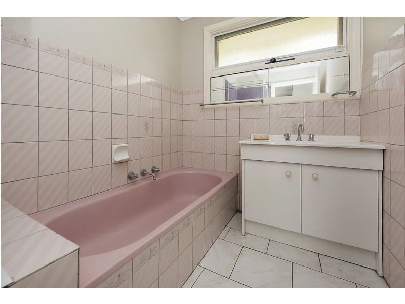 9 St Johns Court, Reservoir VIC 3073