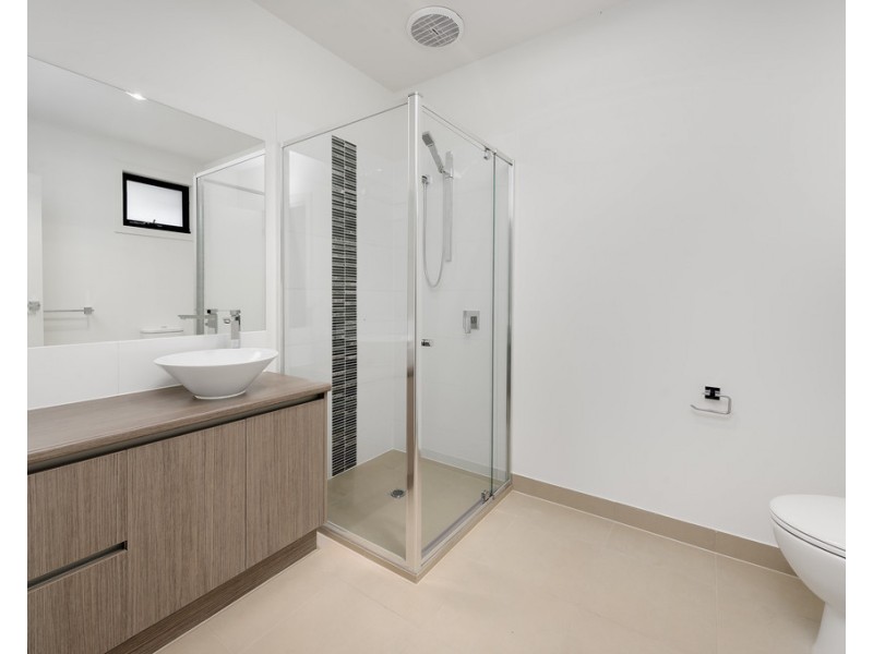 2/70 Noorong Avenue, Bundoora VIC 3083