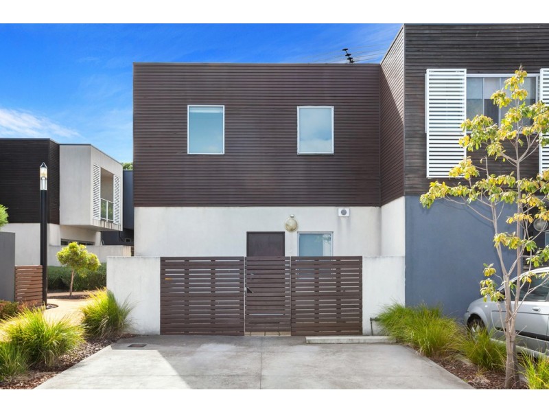 6 Poinsettia Court, Bundoora VIC 3083