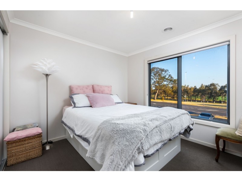 213 The Lakes Boulevard, South Morang VIC 3752