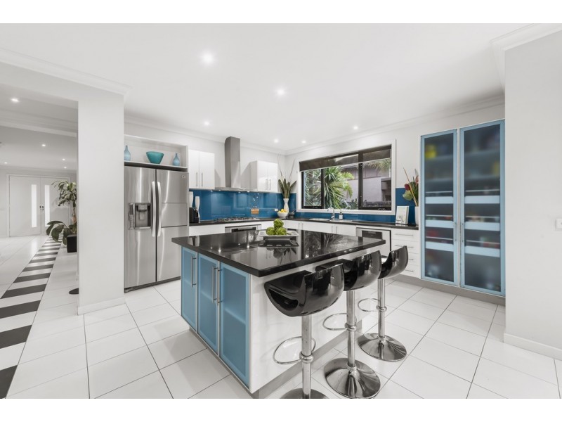 12 Grand Avenue, Macleod VIC 3085