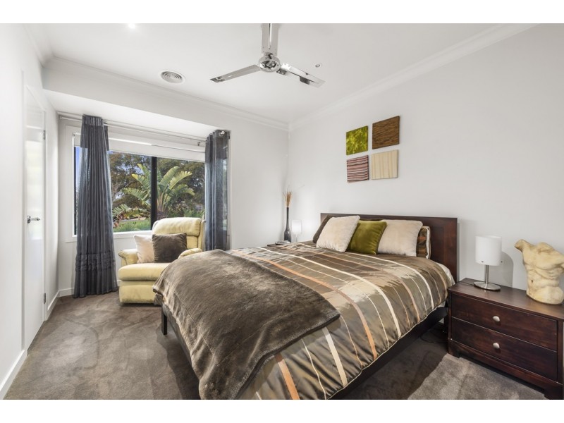 12 Grand Avenue, Macleod VIC 3085