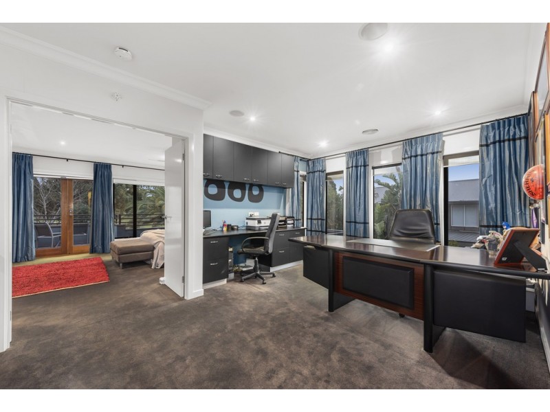 12 Grand Avenue, Macleod VIC 3085