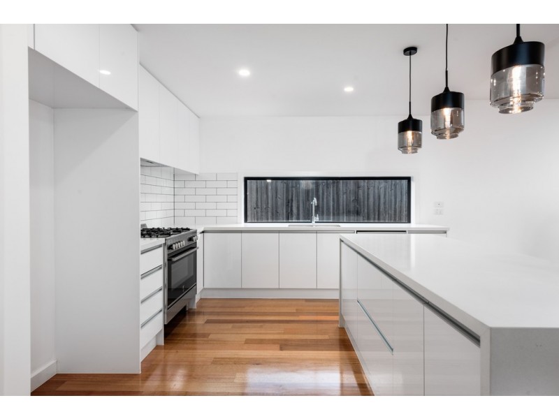 2/34 Collins Street, Heidelberg Heights VIC 3081