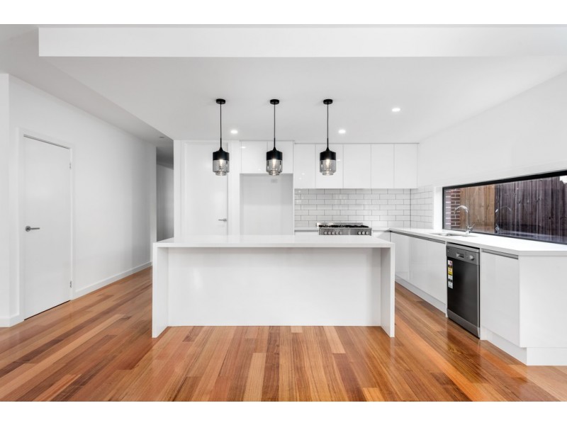 2/34 Collins Street, Heidelberg Heights VIC 3081