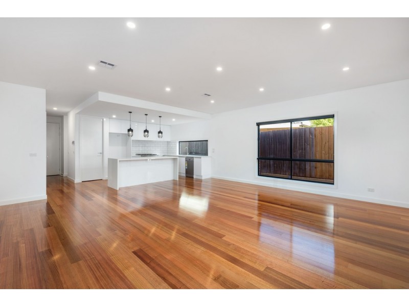 2/34 Collins Street, Heidelberg Heights VIC 3081