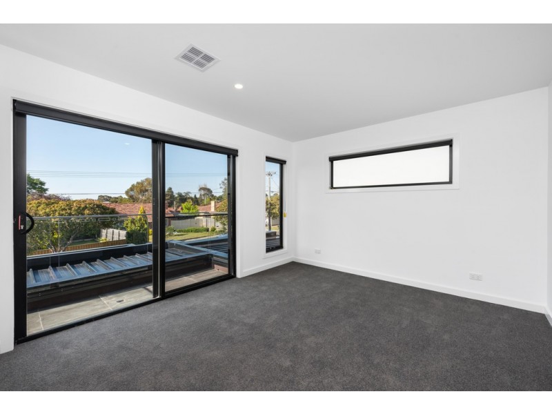 2/34 Collins Street, Heidelberg Heights VIC 3081