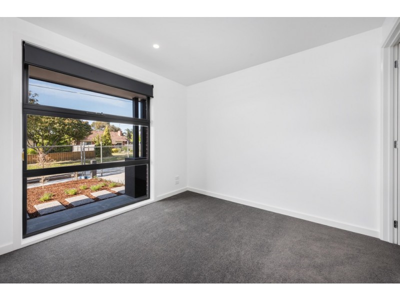 2/34 Collins Street, Heidelberg Heights VIC 3081