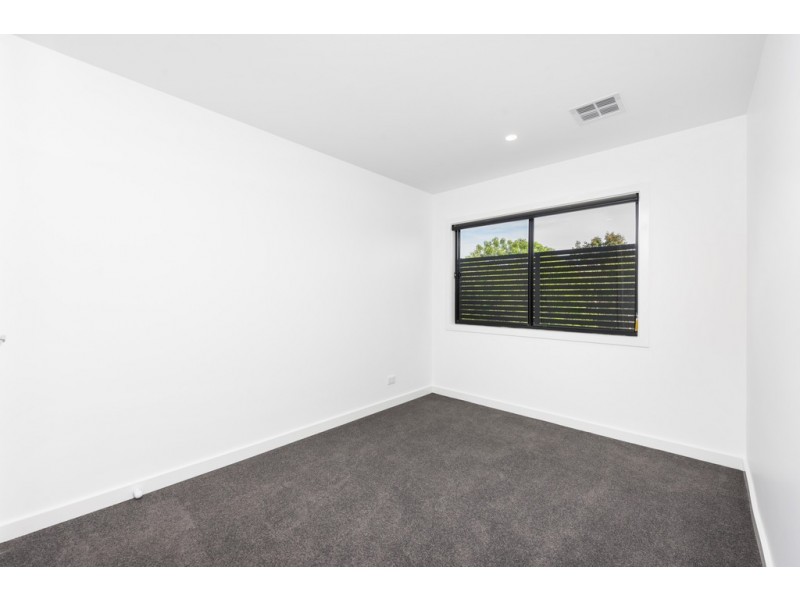 2/34 Collins Street, Heidelberg Heights VIC 3081