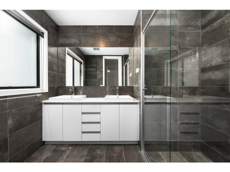 2/34 Collins Street, Heidelberg Heights VIC 3081