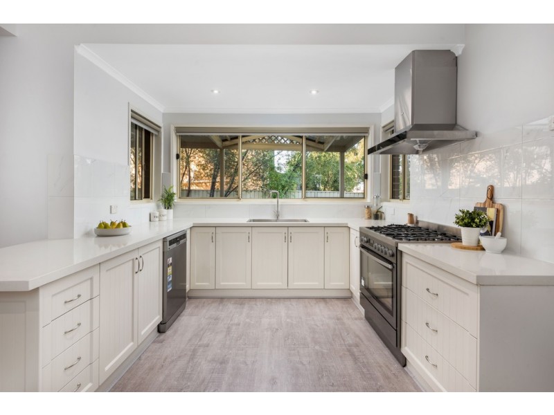 18 Sugar Gum Drive, Bundoora VIC 3083