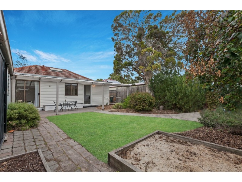 90 Scott Grove, Kingsbury VIC 3083