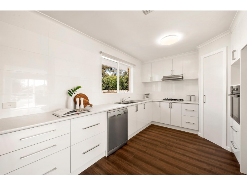 49 Josef Avenue, Bundoora VIC 3083