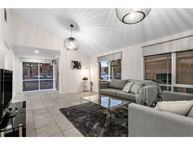 150 Centenary Drive, Mill Park VIC 3082