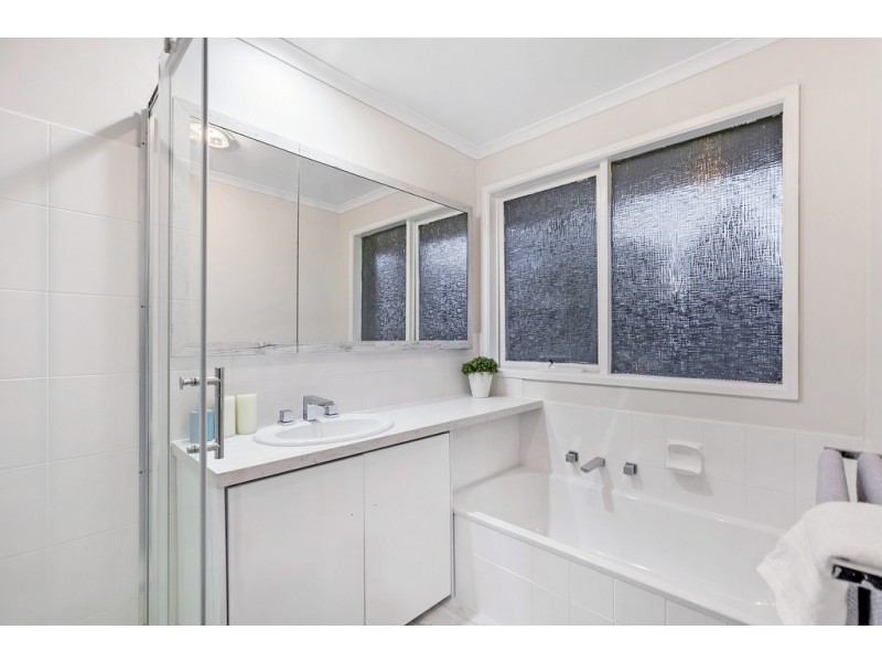 150 Centenary Drive, Mill Park VIC 3082