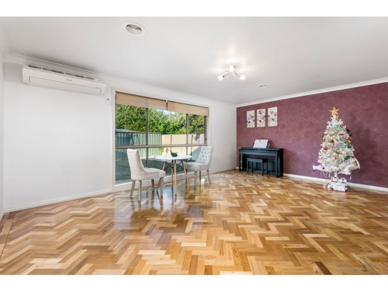 31 Doreen Rogen Way, South Morang VIC 3752