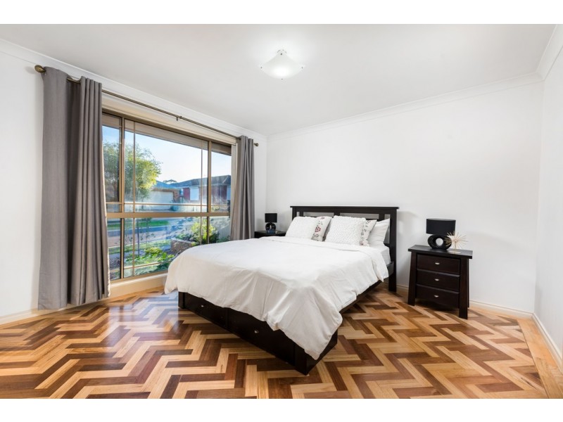 31 Doreen Rogen Way, South Morang VIC 3752