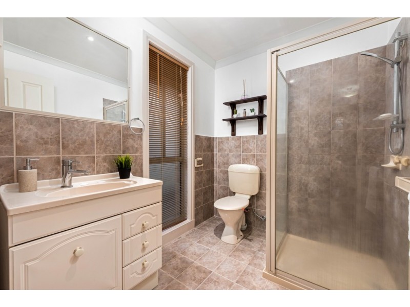 31 Doreen Rogen Way, South Morang VIC 3752