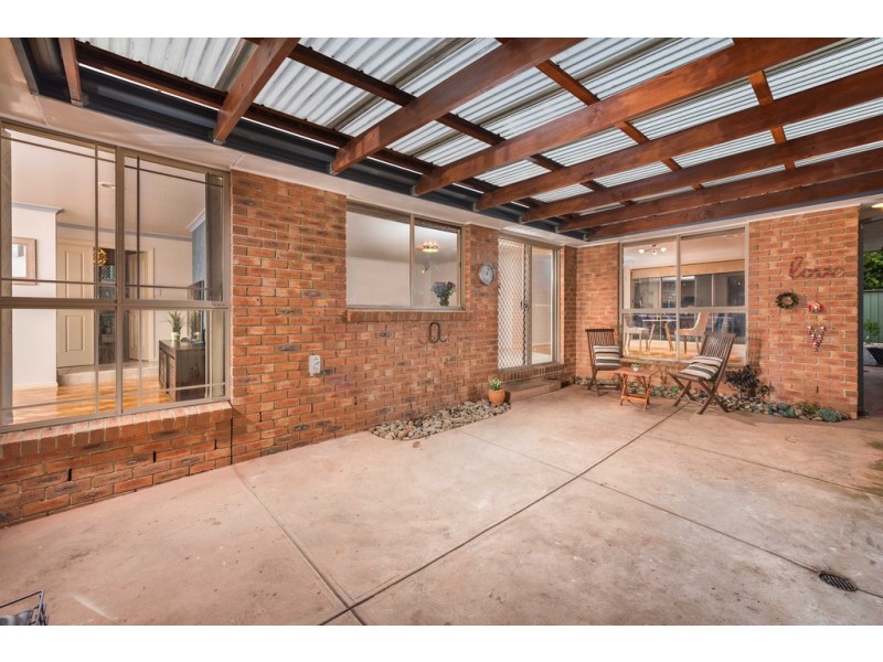 31 Doreen Rogen Way, South Morang VIC 3752