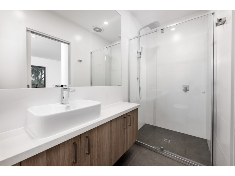 12 Elizabeth Grove, Bundoora VIC 3083