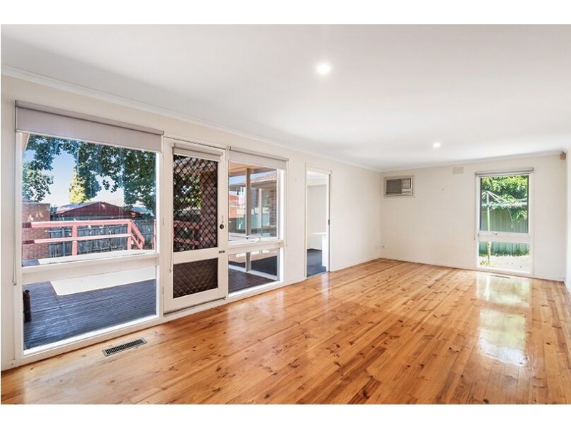 9 Blackman Avenue, Mill Park VIC 3082